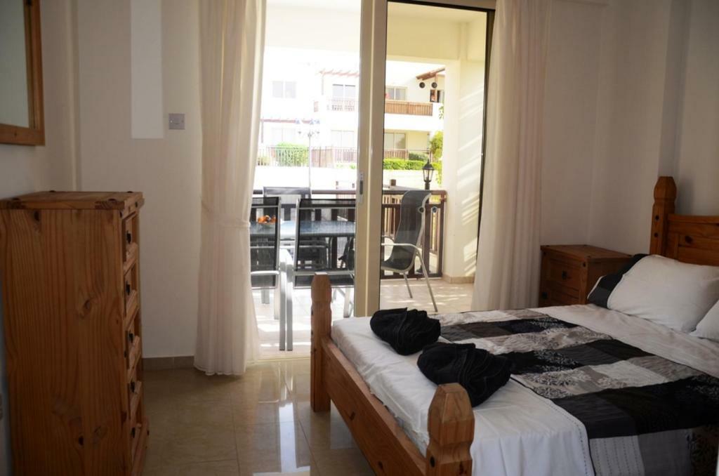 2 Bedroom Poolside Apartment E9 Peyia Exterior foto
