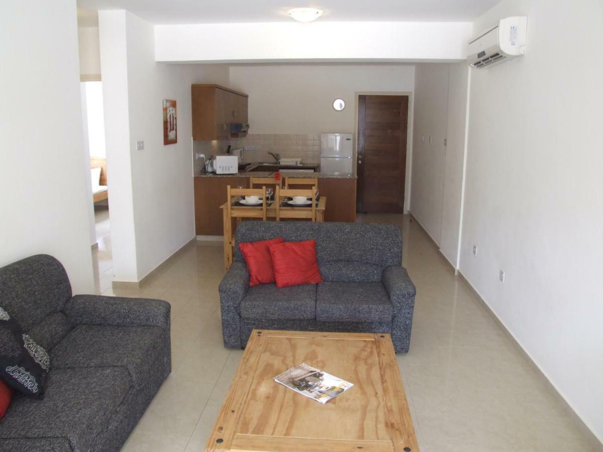 2 Bedroom Poolside Apartment E9 Peyia Exterior foto