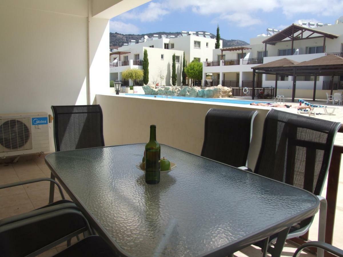 2 Bedroom Poolside Apartment E9 Peyia Exterior foto