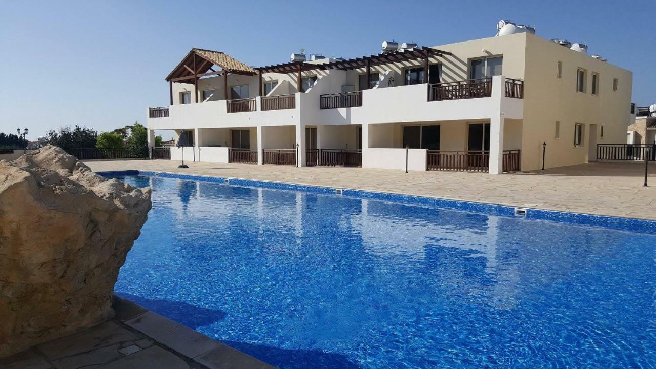 2 Bedroom Poolside Apartment E9 Peyia Exterior foto